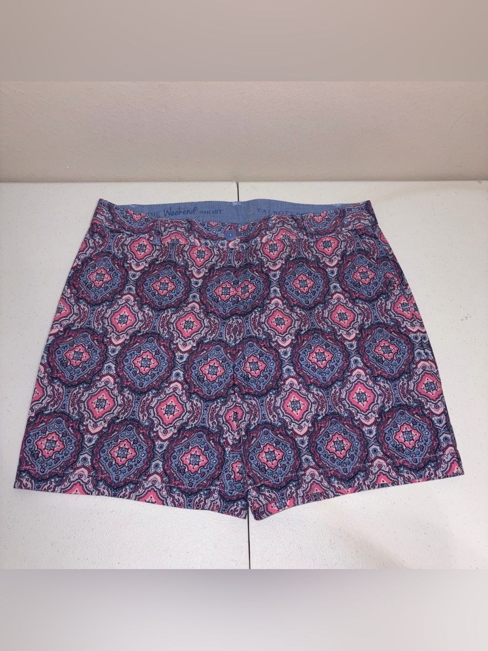 Talbots SZ 8The Weekend Short Pink and Blue‎ Medallion Print Women’s Shorts